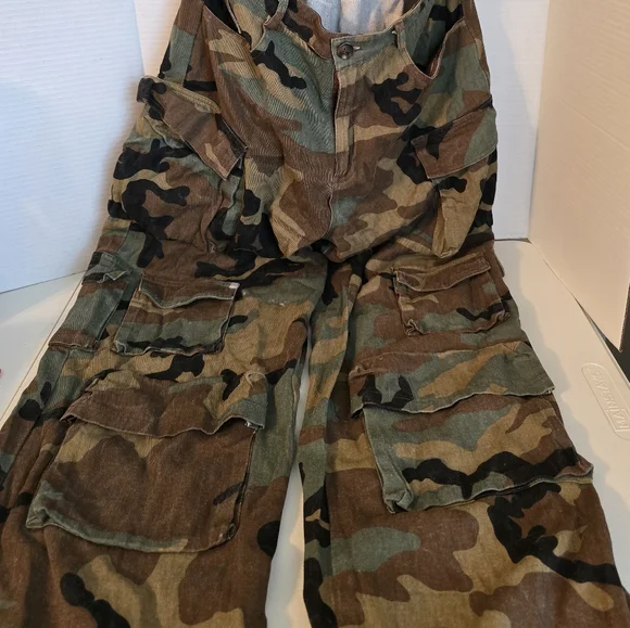 ATHINA Camouflage Jumpsuit Size Medium - Picture 2 of 6